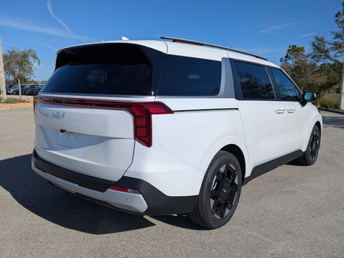 New 2026 Kia Carnival EX image 5