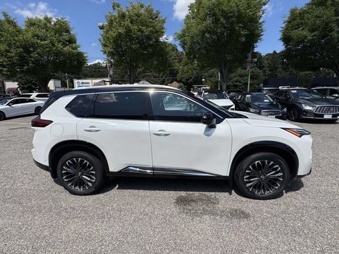 Certified 2026 Nissan Rogue Platinum w/ Platinum Premium Package AWD/4WD image 7