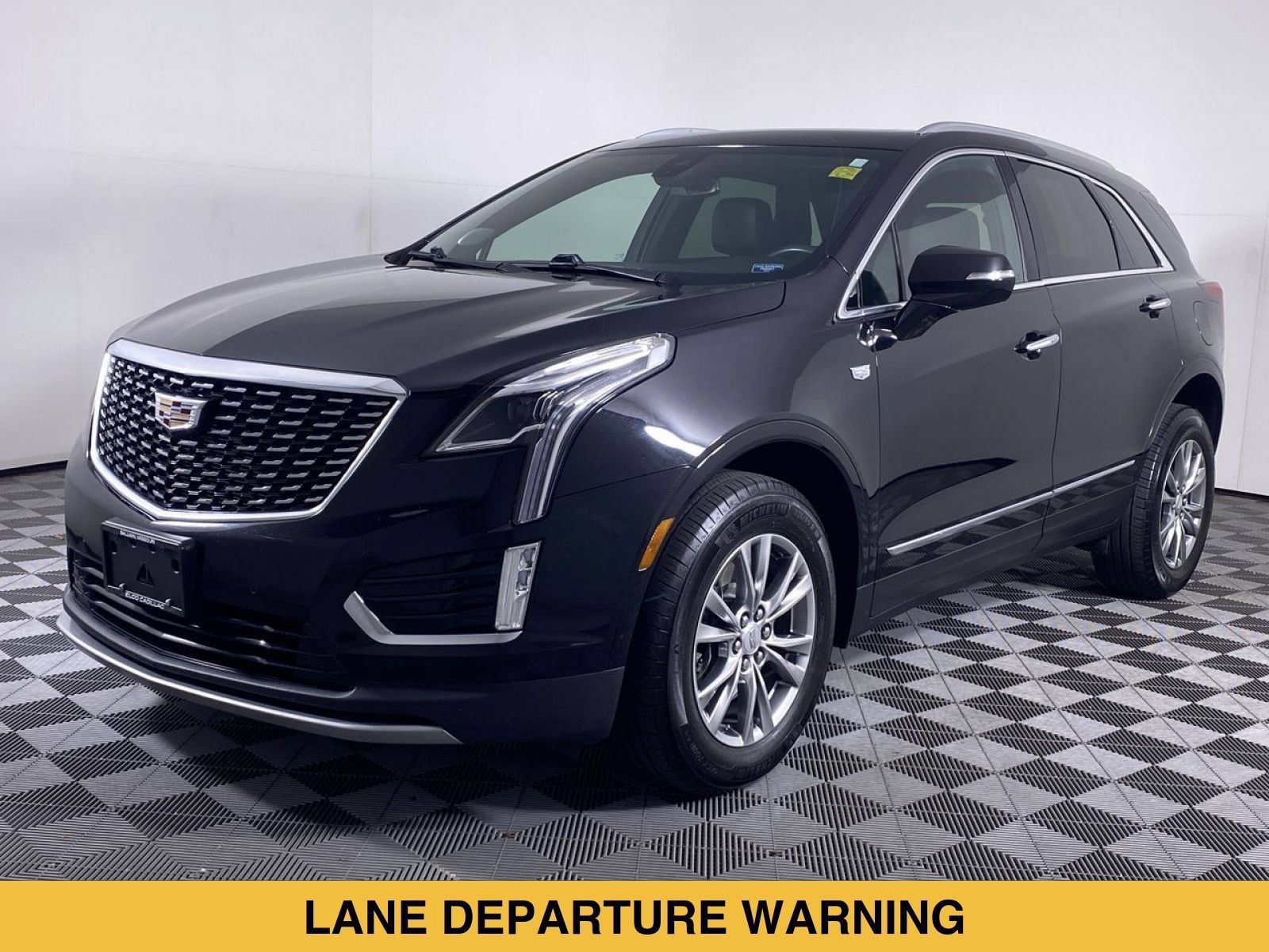 Certified 2022 Cadillac XT5 Premium Luxury AWD/4WD image 18