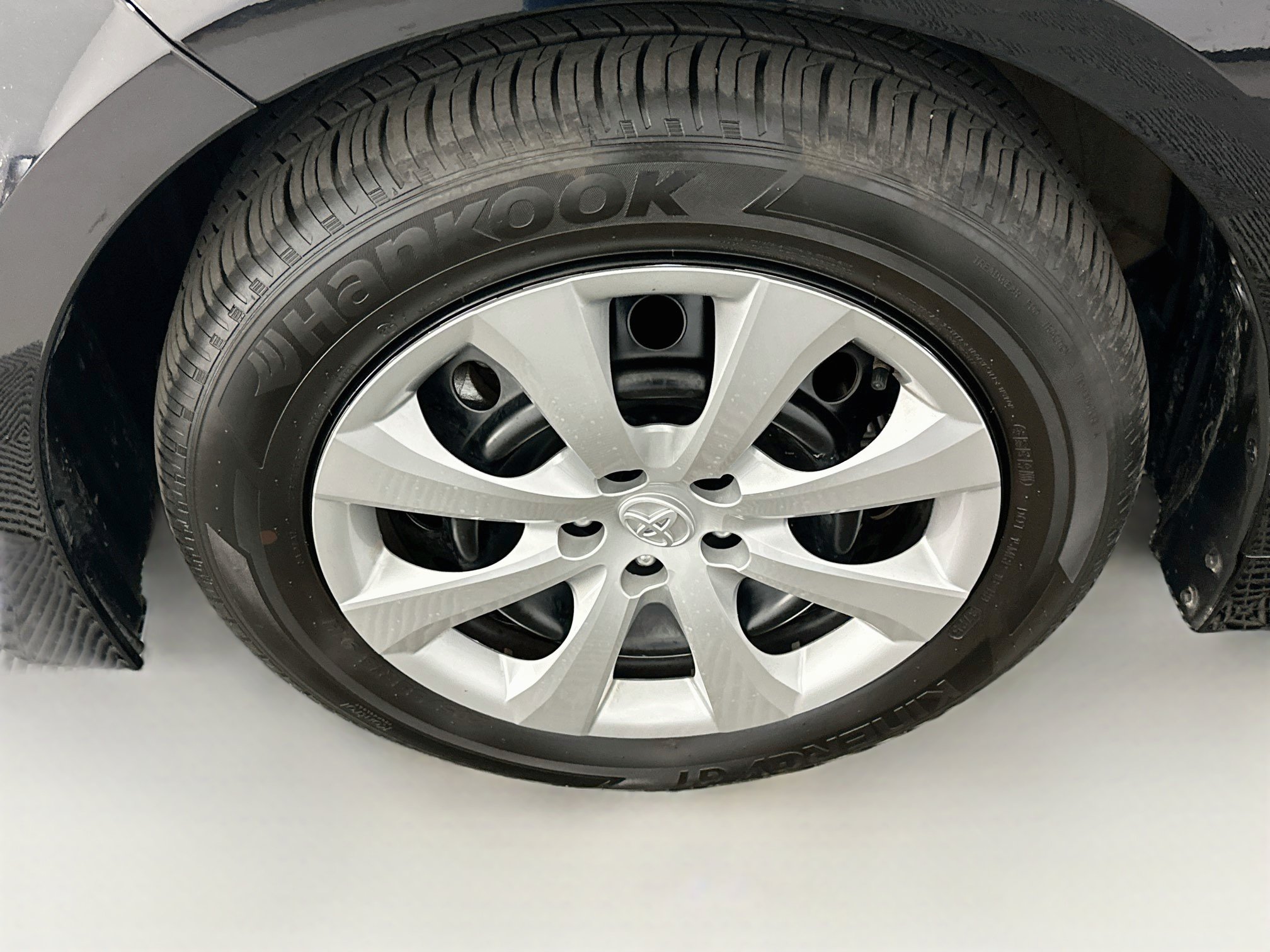 Used 2026 Toyota Corolla LE FWD image 11
