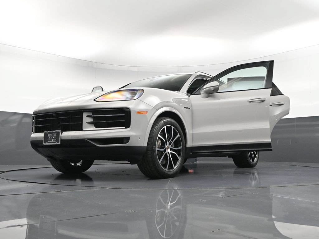 Certified 2026 Porsche Cayenne E-Hybrid AWD/4WD image 38