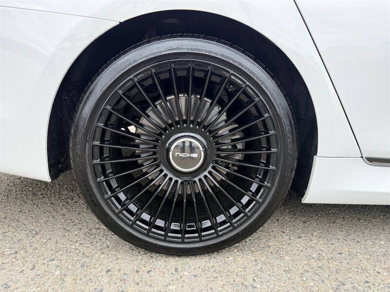 Used 2019 BMW 740i w/ M Sport Package RWD image 33