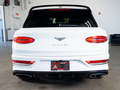 Used 2021 Bentley Bentayga Speed AWD/4WD image 14