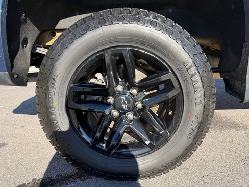 Used 2021 Chevrolet Silverado 1500 LT Trail Boss w/ Convenience Package II image 45