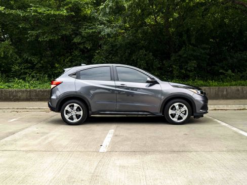Certified 2022 Honda HR-V LX image 10