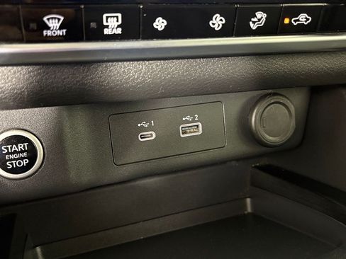 Used 2023 Nissan Rogue SV FWD image 27