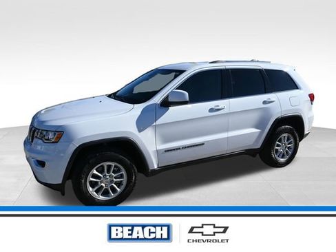 Used 2020 Jeep Grand Cherokee Laredo image 1