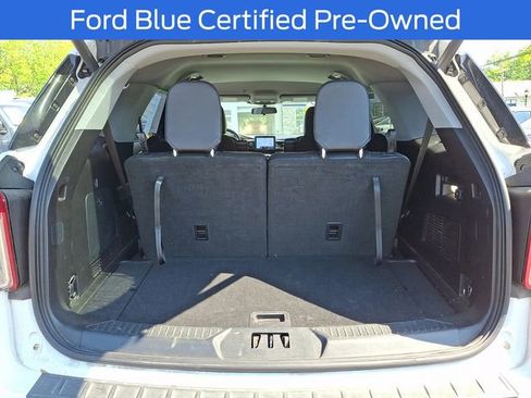 Used 2020 Ford Explorer XLT w/ Equipment Group 202A AWD/4WD image 32