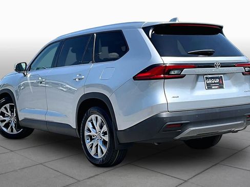Used 2024 Toyota Grand Highlander AWD image 12
