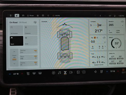 Used 2022 Rivian R1T Adventure image 27