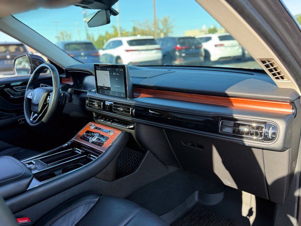 Used 2024 Lincoln Aviator Reserve w/ Elements Package Plus AWD/4WD image 16