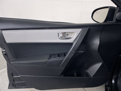 Used 2017 Toyota Corolla XLE image 10