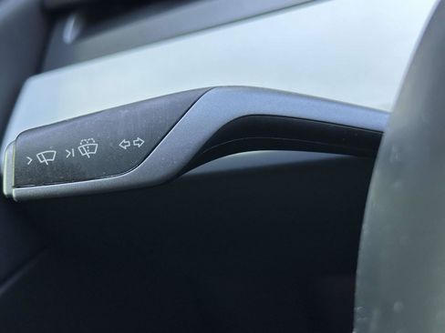 Used 2022 Tesla Model Y Performance AWD/4WD image 22