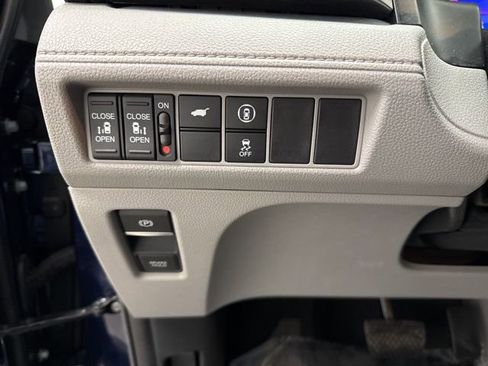 Used 2023 Honda Odyssey EX-L image 35