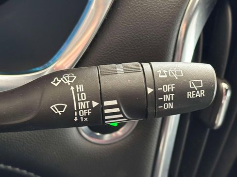 Certified 2023 Chevrolet Traverse LT image 19