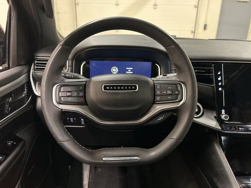Used 2024 Jeep Wagoneer L Series II w/ Convenience Group I AWD/4WD image 20