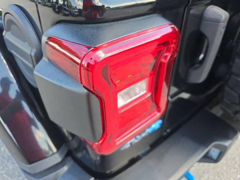 Used 2023 Jeep Wrangler Unlimited Rubicon 4xe AWD/4WD image 33