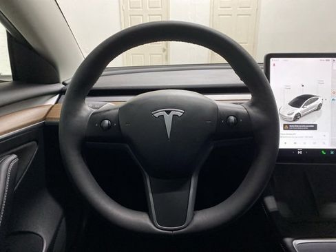 Used 2023 Tesla Model 3 Standard Range image 10