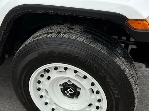 Used 2021 Jeep Gladiator Overland image 13