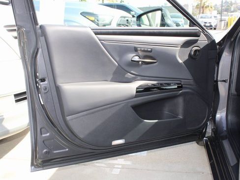 Certified 2023 Lexus ES 350 w/ Premium Package image 11