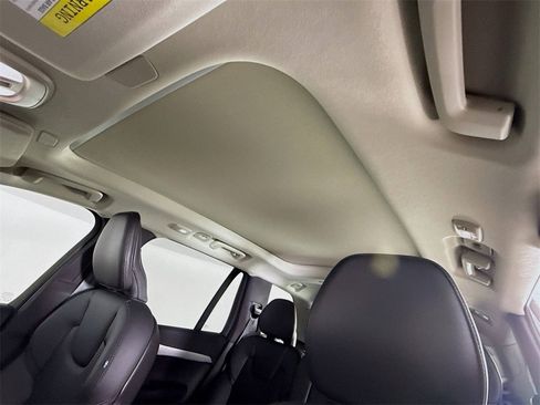 Certified 2024 Volvo XC90 B5 Core w/ Protection Package Premier image 22