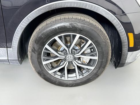 Used 2019 Volkswagen Tiguan SEL AWD/4WD image 32