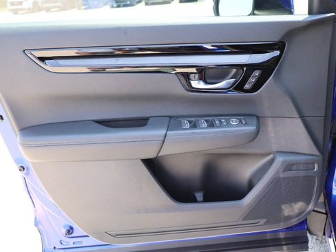 Used 2025 Honda CR-V EX-L image 12