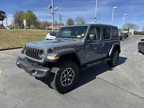 Used 2024 Jeep Wrangler Unlimited Rubicon w/ Technology Group image 5
