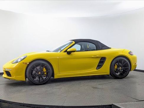 Used 2018 Porsche 718 Boxster RWD image 24