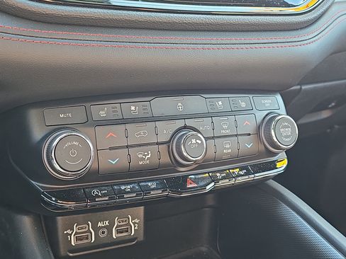 Used 2024 Dodge Durango GT image 22