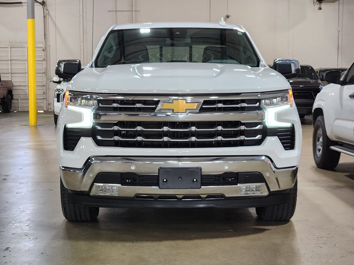 Used 2022 Chevrolet Silverado 1500 LTZ AWD/4WD image 2