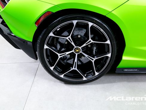 Used 2024 Lamborghini Revuelto AWD/4WD image 27