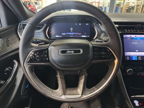 Used 2023 Jeep Grand Cherokee L Overland AWD/4WD image 26
