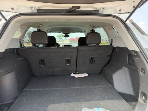 Used 2023 GMC Terrain SLE w/ Elevation Edition FWD image 11