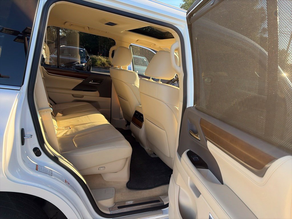 Used 2019 Lexus LX 570 4WD w/ Luxury Package image 14