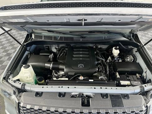Used 2020 Toyota Tundra SR5 w/ SR5 Upgrade Package AWD/4WD image 33