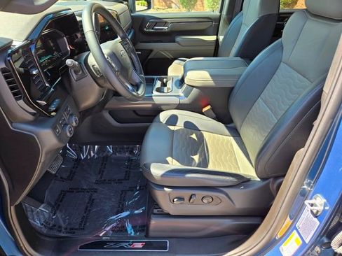 Used 2024 Chevrolet Silverado 2500 ZR2 w/ Technology Package AWD/4WD image 13