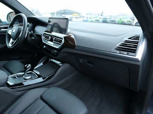 Used 2025 BMW X4 xDrive30i w/ Premium Package image 37