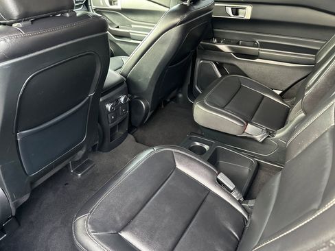 Certified 2020 Ford Explorer XLT w/ Equipment Group 202A image 13