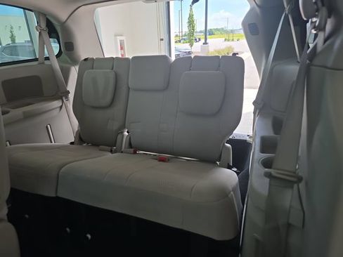 Used 2013 Dodge Grand Caravan Crew FWD image 14