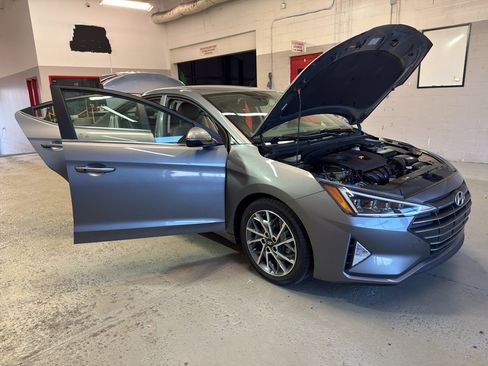 Used 2019 Hyundai Elantra Limited FWD image 7