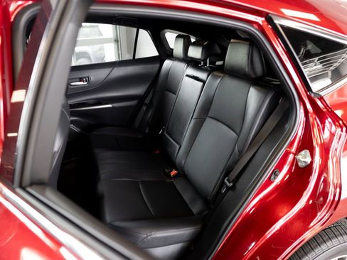 Used 2024 Toyota Venza Limited AWD/4WD image 12