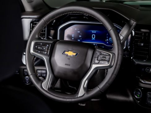 Used 2025 Chevrolet Silverado 3500 LT image 31