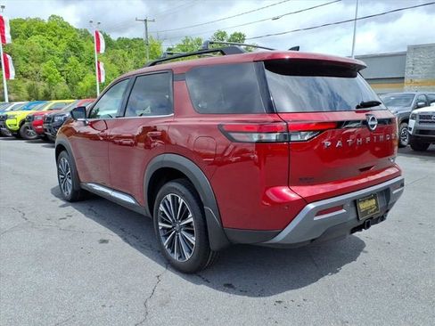 New 2026 Nissan Pathfinder Platinum w/ Cargo Package AWD/4WD image 3