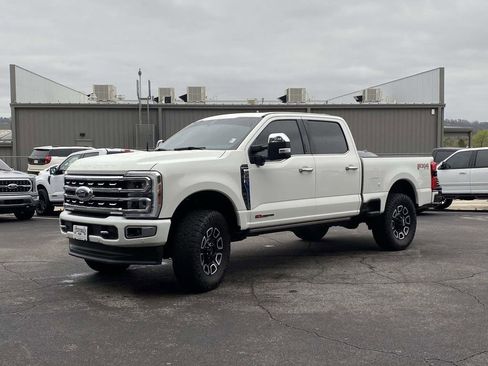 Used 2024 Ford F250 Platinum image 9