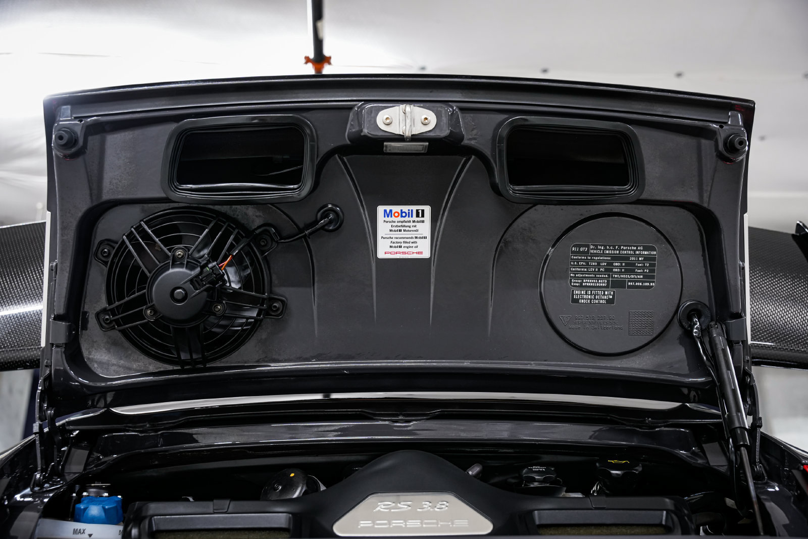 Used 2011 Porsche 911 GT3 RS RWD image 41