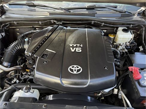 Used 2012 Toyota Tacoma 4x4 Access Cab V6 w/ TRD Off-Road Pkg image 30