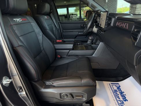 Used 2024 Toyota Sequoia TRD Pro AWD/4WD image 33