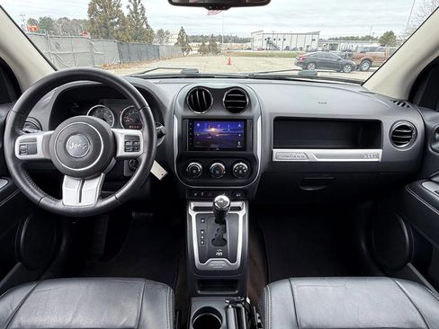 Used 2015 Jeep Compass High Altitude image 3