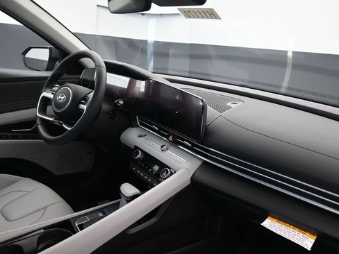 New 2026 Hyundai Elantra Limited image 12